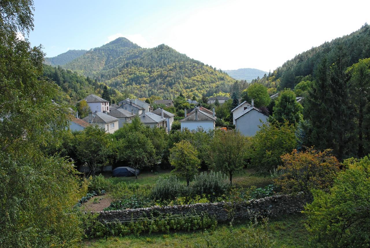 Logis Hotel Restaurant Des Gorges Du Tarn Florac Екстериор снимка