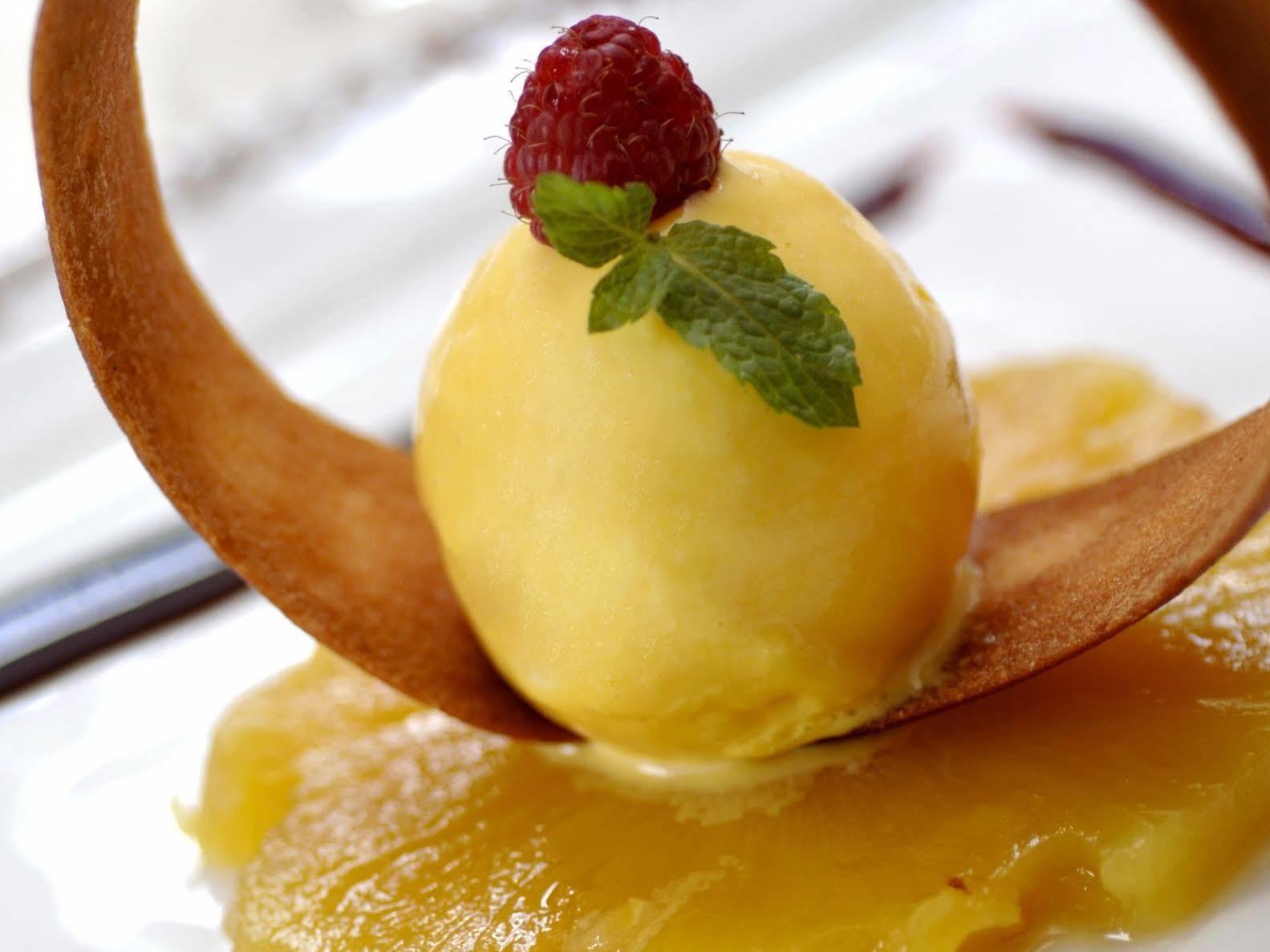 Logis Hotel Restaurant Des Gorges Du Tarn Florac Екстериор снимка
